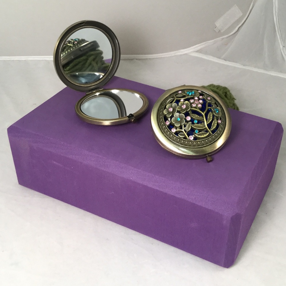 Jeweled Compacts NWOT